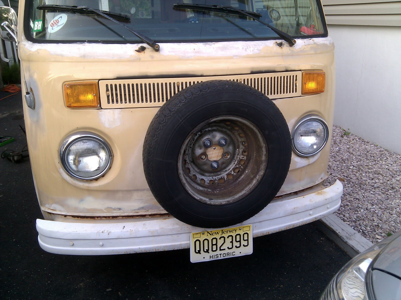 Illustration for article titled Front Mounted Spare Tires - Awesome, or Redneck?